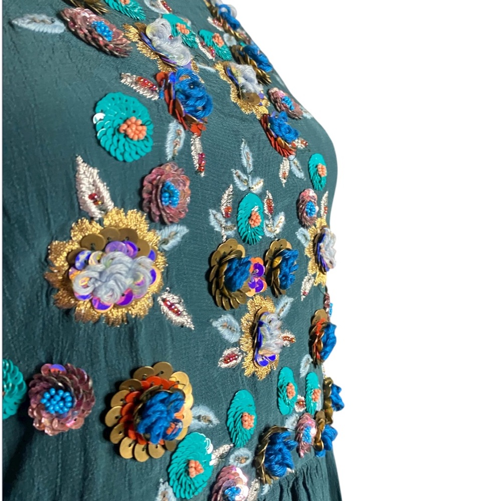 • Label Ritu Kumar Green Blue 3D
Floral Embroidered Viscose Maxi
Dress
S
